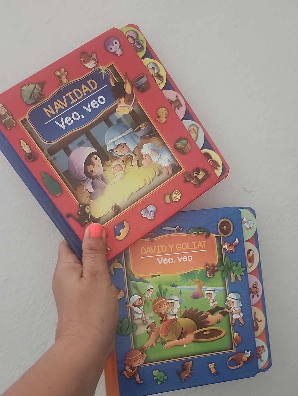 Navidad Veo, veo - Kids Board Book (Red)